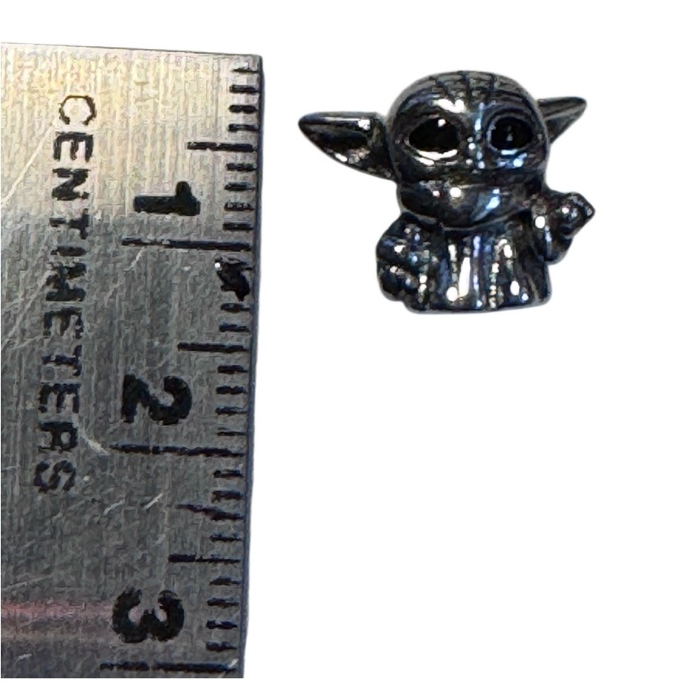 Disney Baby Yoda Pandora Charm - Picture 2 of 4